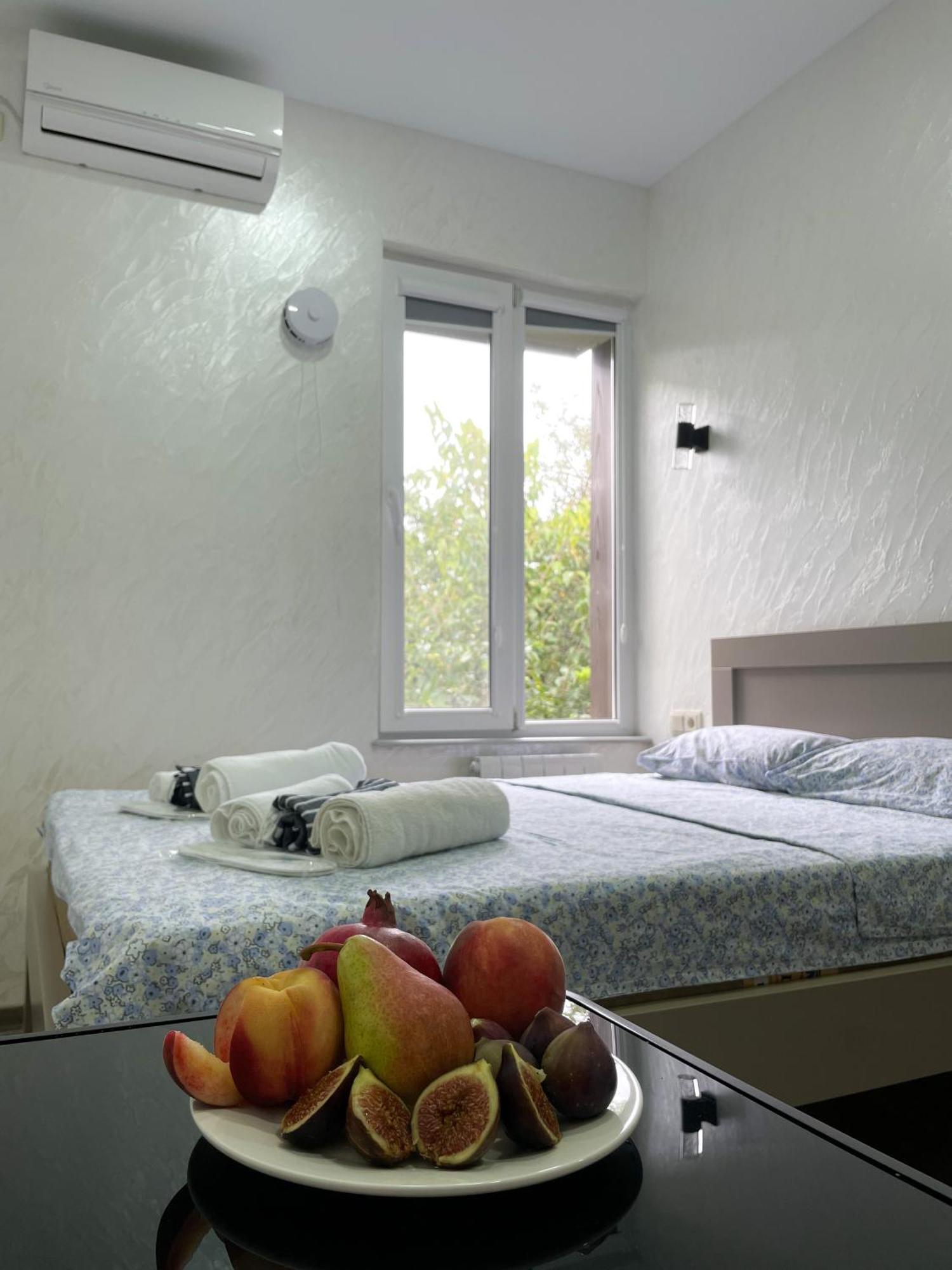 Aparthotel Sun And Moon Batumi Esterno foto